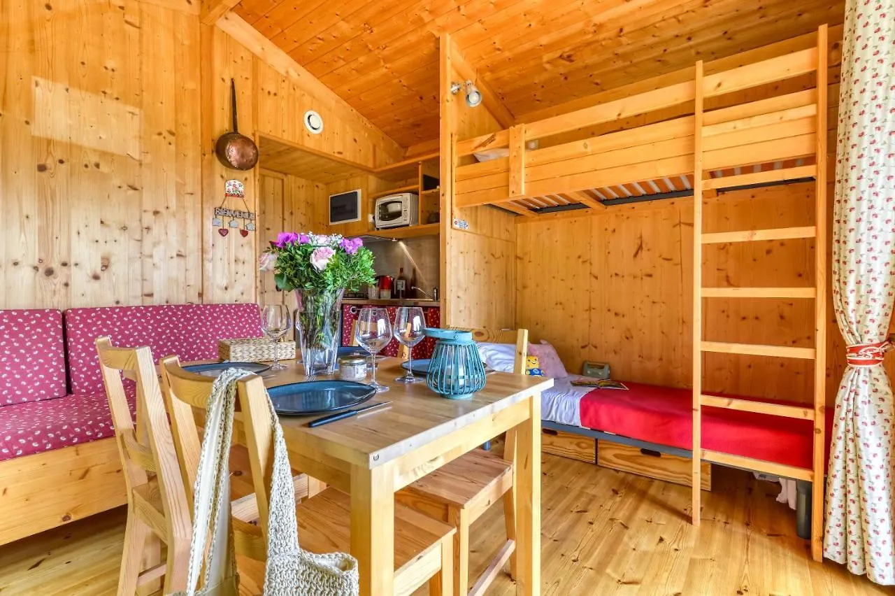 Camping La Serre Aigues-Vives  Campsite
