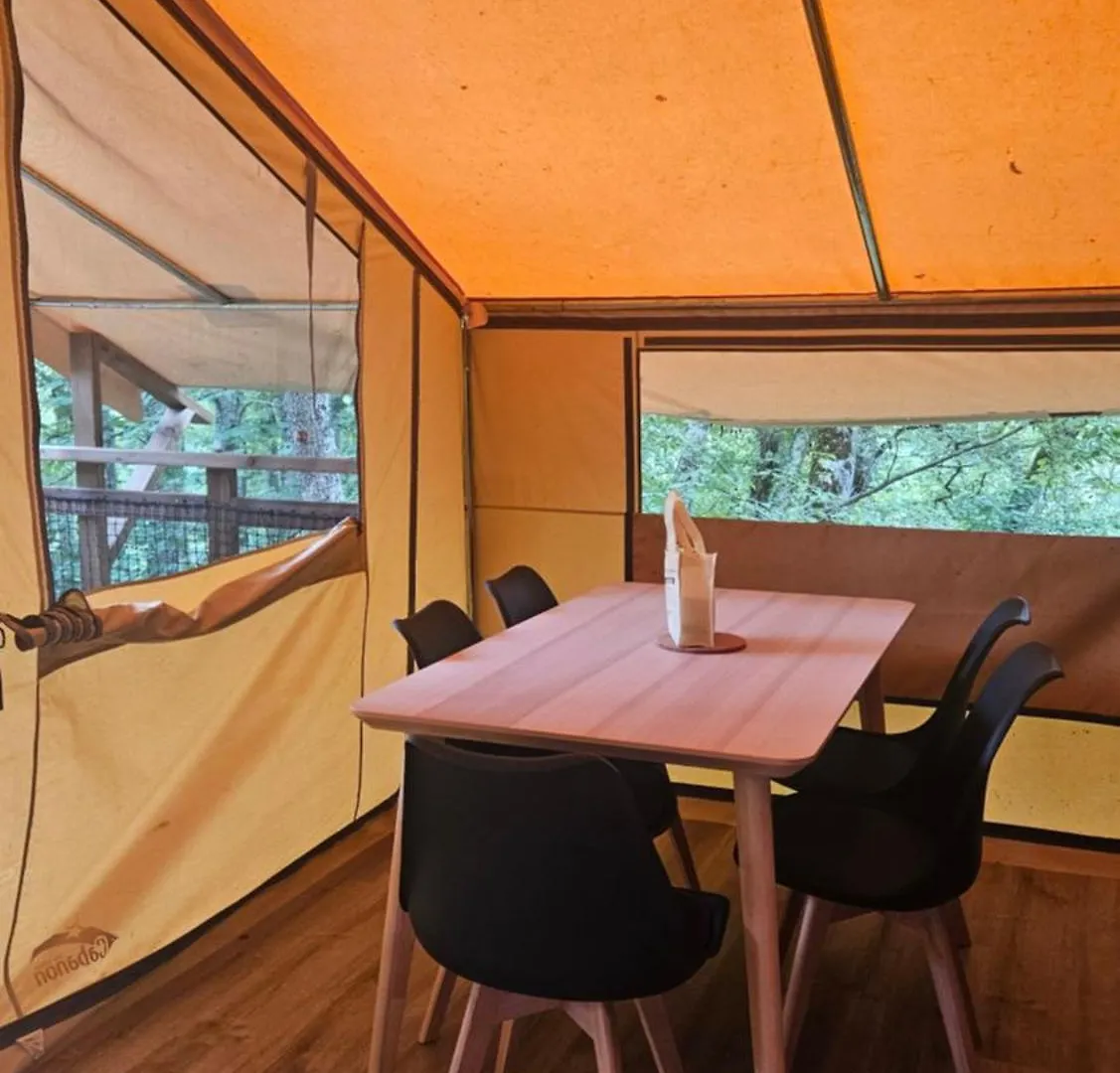 Camping La Serre Aigues-Vives  Campsite