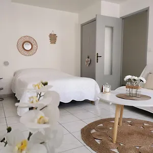 https://studio-de-35m-entre-antibes-et-juan-les-pins.fr-provencehotel.com